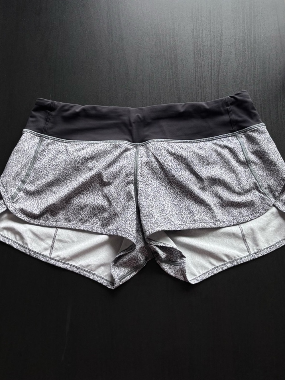 Lululemon Speed Short (2.5") - Fractal Alpine White Black / Black
